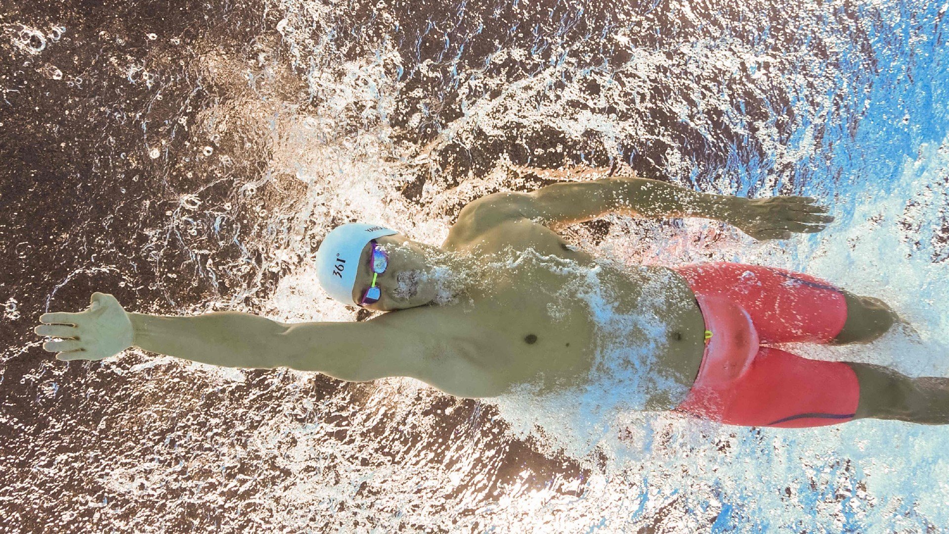 在季后赛对阵开拓者的比赛中,蒂伊多次用“铁壁”封堵对手关键上篮,成为球队“后防屏障”!