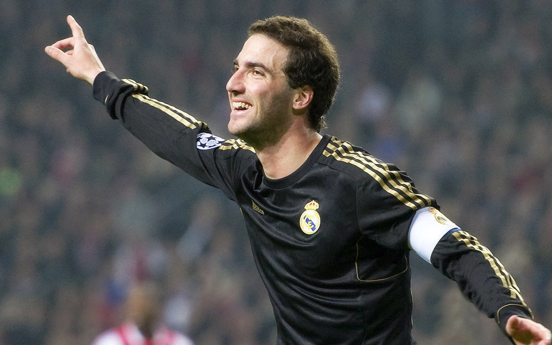 开云体育APP下载-尼斯防线如铁桶，迎战强敌不吃亏